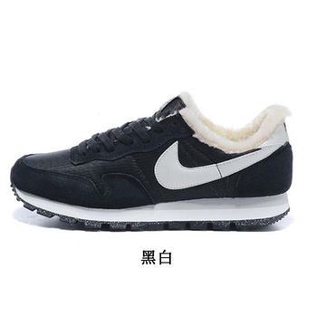 nike一代华夫鞋图片